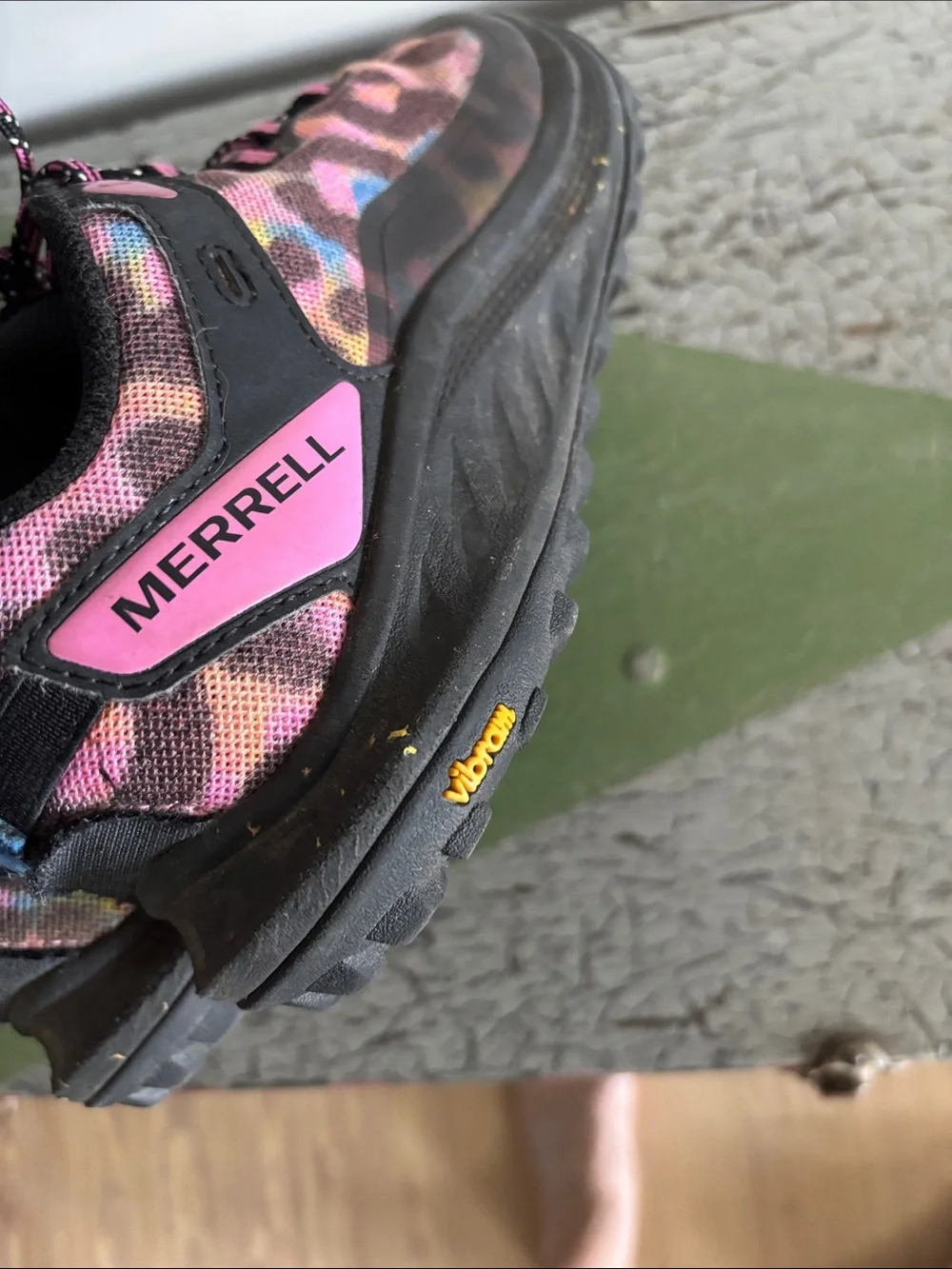 Merrell Women’s Antora 3 Trail Running Shoes Rainbow Leopard Print Hiking Size 7